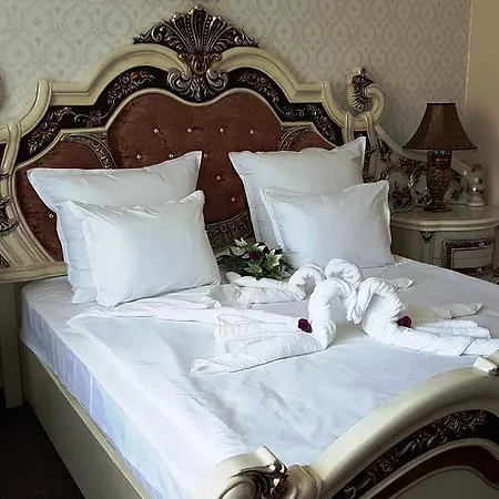 מלון Elit Palace And 4*
