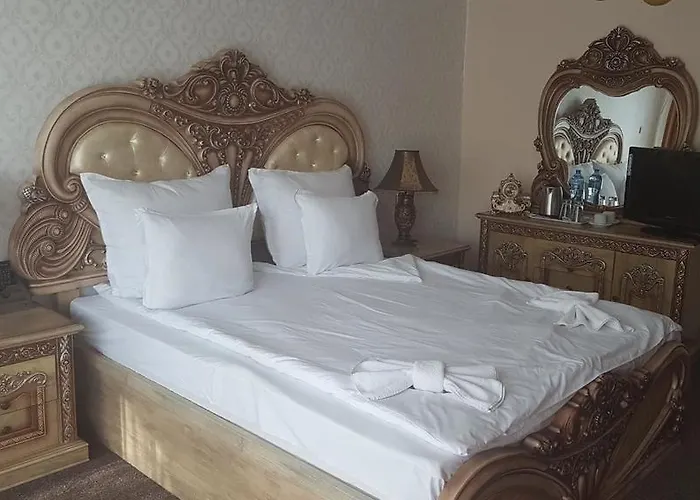 Elit Palace And Hotel